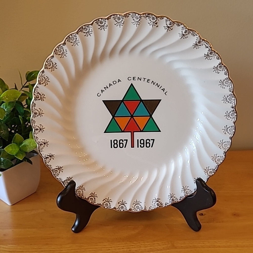 VINTAGE 1967 Canadian Centennial 1867-1967 Collectible Plate